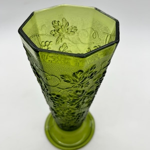 Jarrón vintage de vidrio verde de la colonia Indiana con forma de uva