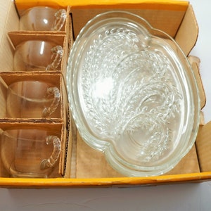 Vintage Federal Glass Snack Set: Homestead Wheat Plates & Cups