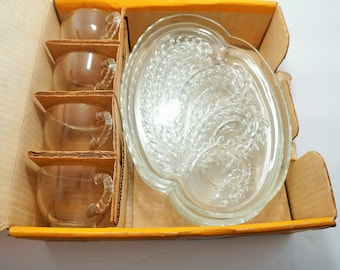 Vintage Set of 4 Federal Glass Snack Plates and Cups Homestead Wheat Pattern ORIGNIAL BOX