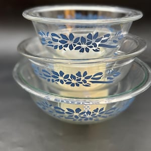 Vintage Pyrex Set of 3 Mixing Bowls Blue Floral Ribbons Clear Glass
