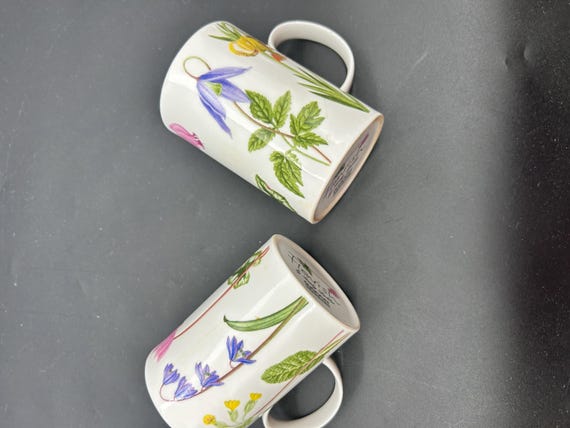 DUNOON Henley mok met Duvedale Strawberry motief