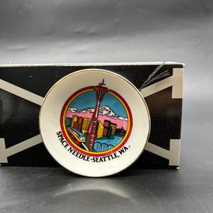 Vintage Weatherby Hanley England Royal Falcon SPACE NEEDLE Souvenir Trinket Dish
