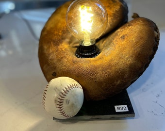 Vintage Baseball Mitt Lamp B32…perfect gift for the sports fan in your life