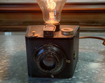 Lamp. Lightning . Brownie camera accent light. Perfct Gift for photographers