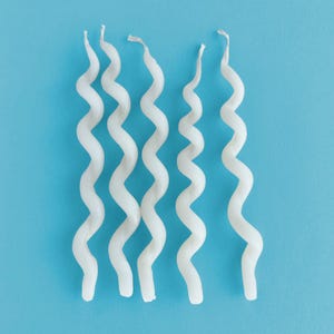 White Curly Cue Birthday Candles (x5)