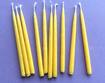 Juego de velas cónicas de cumpleaños amarillas (x10)