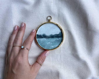 Miniature Round Framed Countryside Print – Tiny English Landscape Art in Vintage Circle Gold Frame, Eco-Friendly Wall Art