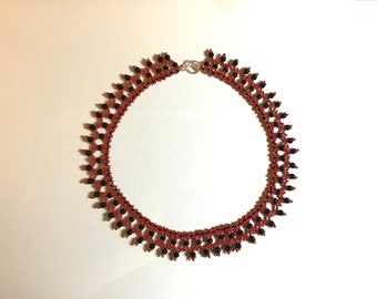 Beautiful and elegant seed beaded necklace. The design is from beadsmagic.com