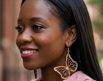 Pendientes de mariposa de madera
