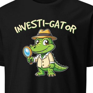 Funny Detective Alligator T-Shirt: Investigator Gift