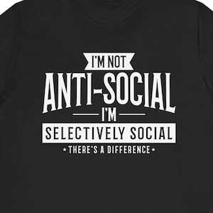 Lustiges asoziales T-Shirt: Introvert sarkastisches Tee