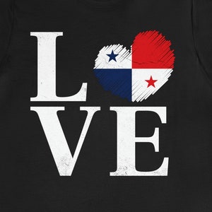 Love Panama Flag Heart T-Shirt: Panamanian Pride Gift