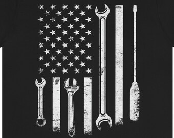 Camiseta divertida de mecánico de coches: diseño de llave inglesa con la bandera estadounidense