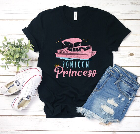 Pontoon Boat Queen T-Shirt New Boat Owner Captain Women Gift Pontoon Boat Queen T-Shirt New Boat Owner Captain Women Gift