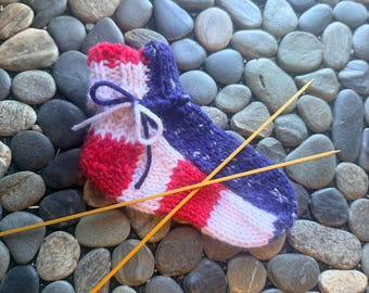 Kids Socks Knitting Pattern • Flat Knit, Seamless, DK Weight (Toddler-10 Years)