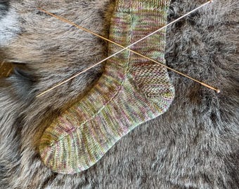 Socks knitted flat on 2 needles, no seaming, pattern only