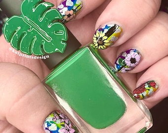 Anillos de muestra de esmalte de uñas con hoja de Monstera impresa en 3D de 10 quilates