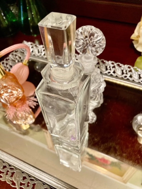 Wonderful Design Fancy Perfume Bottles Acrylic Lid Cap Crystal