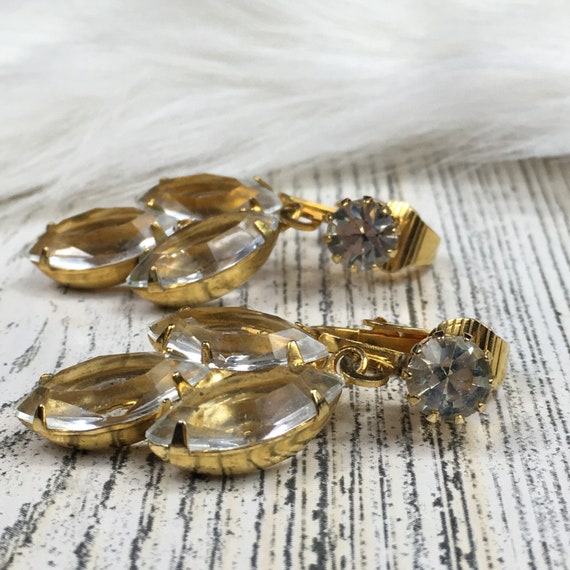 Vintage Sparkling Rhinestone Clip-on Gold Tone Ea… - image 5