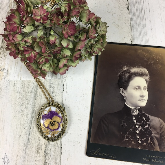 Vintage Purple & Gold Pansy Porcelain Necklace / … - image 1