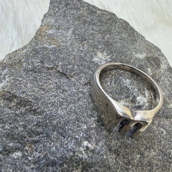 Sterling Silver M Initial Statement Ring 7.25 - image 9