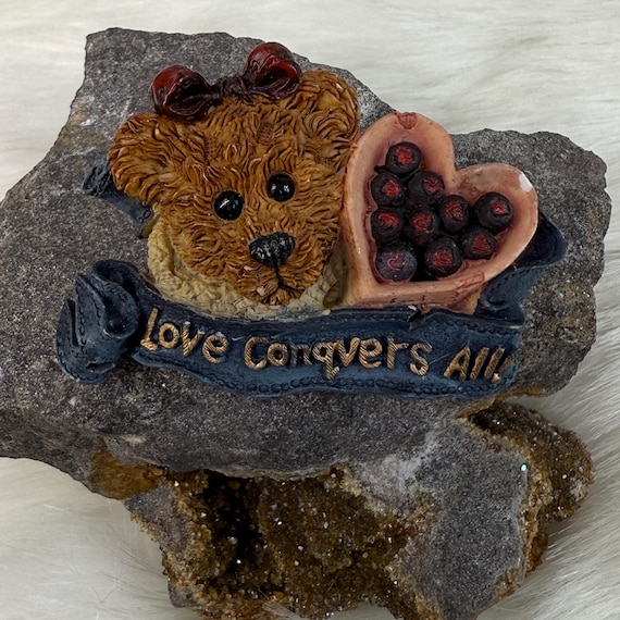 Boyds Bears Friends Bear Pin Love Conquers All 1995 Vintage