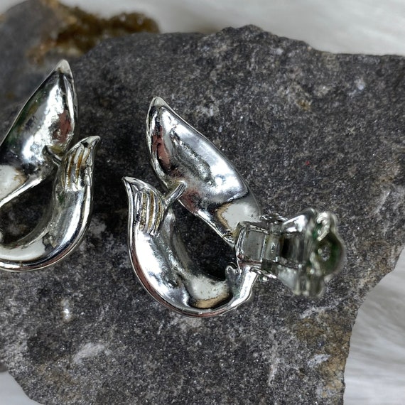 Signed Lisner Silver Tone Swirl Leaf Clip On Earr… - image 7