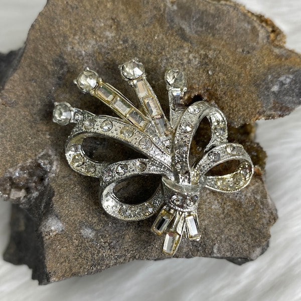 Vintage Silver Tone & Rhinestone Ribbon Spray Art Deco Style Brooch