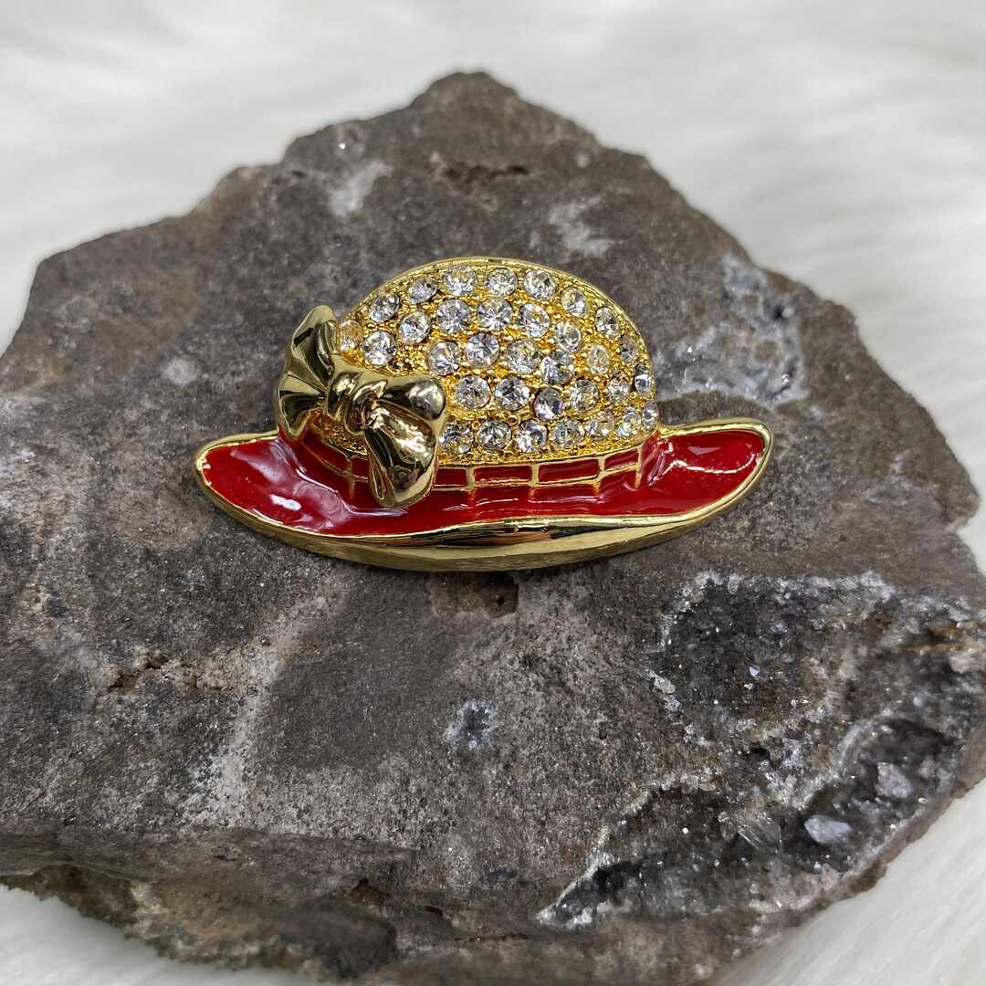 Vintage Red Enamel & Rhinestone Gold Tone Hat Brooch 1