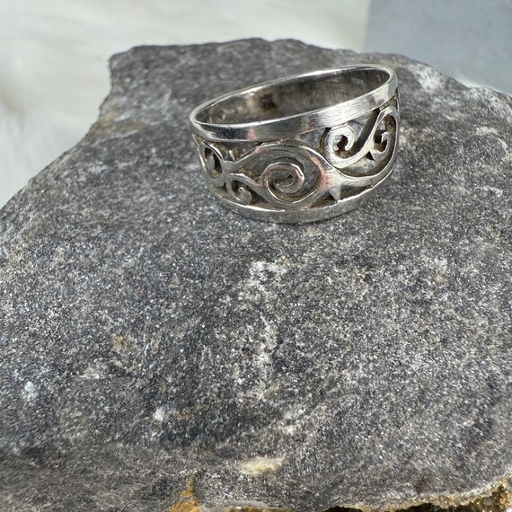 Sterling Silver Open Scrollwork Ring Size 7.75 - image 4