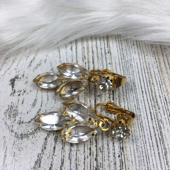 Vintage Sparkling Rhinestone Clip-on Gold Tone Ea… - image 4