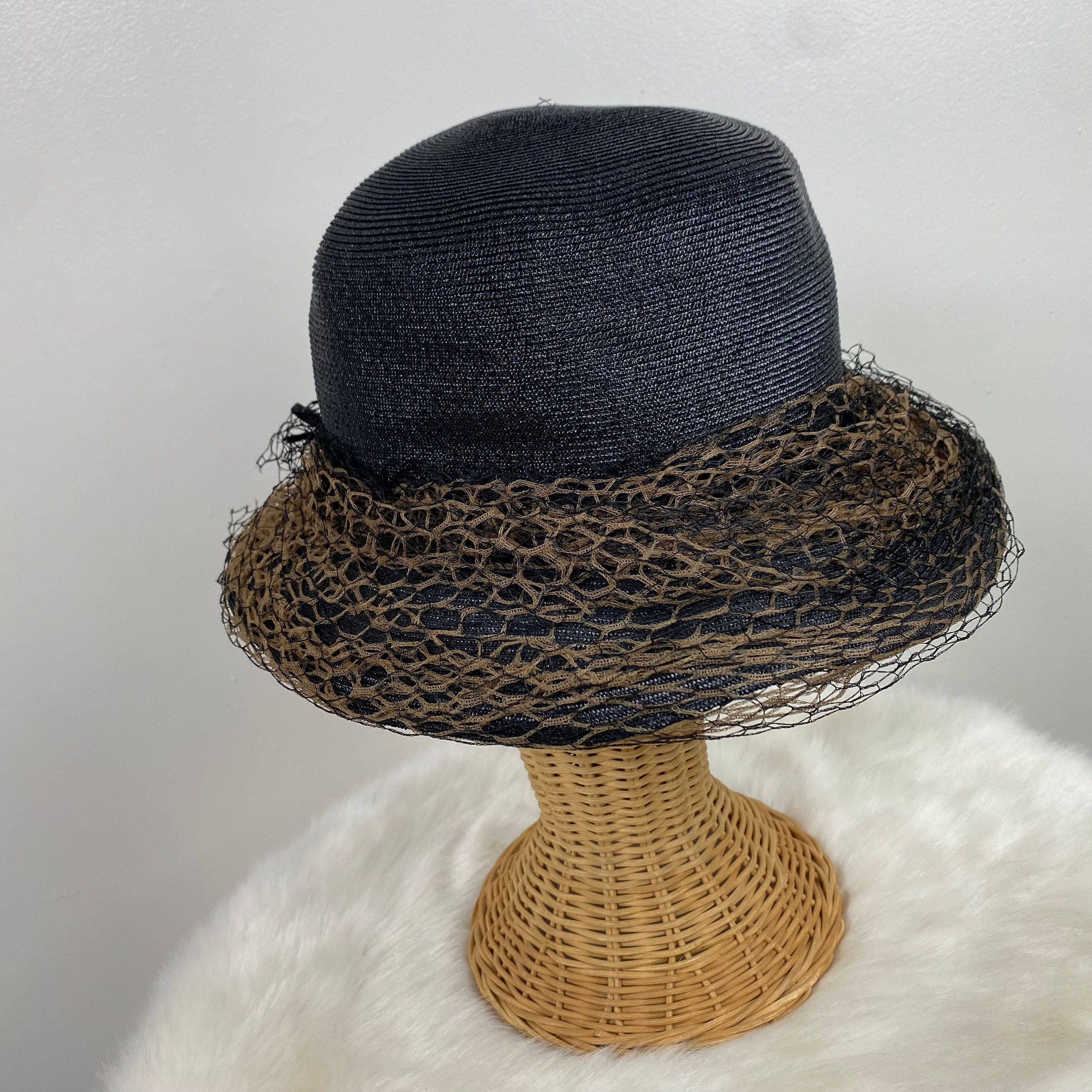 Vintage 1960s Camelot New York Black Woven Hat w/Band And Bows Union Made USA Vintage Camelot New York Black Woven Hat w/ Netting Union  main image 3