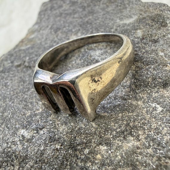 Sterling Silver M Initial Statement Ring 7.25 - image 10