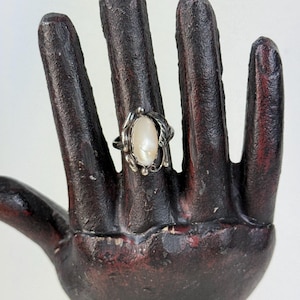 Vintage Old Pawn Native Sterling Silver Mother of Pearl Ring Size 5