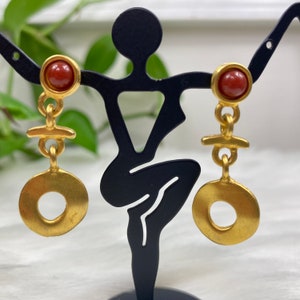 Vintage Gold Tone Dangle & Drop Pierced Earrings Rust Cabochon