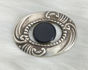 Vintage Art Nouveau Victorian Repousse Silver Tone Black Cabochon Brooch