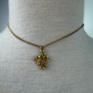 Vintage Gold Tone Nugget Pendant Necklace 15"