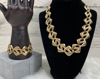 Vintage Demi Parure Textured Gold Tone Link Choker and Bracelet Set