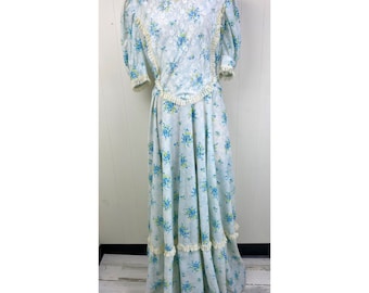 Vintage 70s Blue Floral Prairie Lace Dress 9/10 Made in the USA