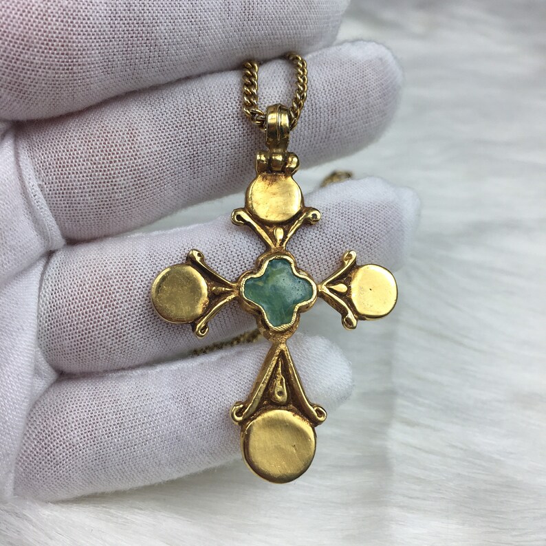 Vintage Gold Tone /& Green Celtic Cross Necklace Free Shipping