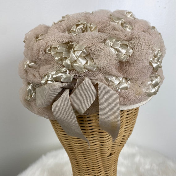 Vintage Beige Tulle Hat w/ Bow Union Made USA - image 4