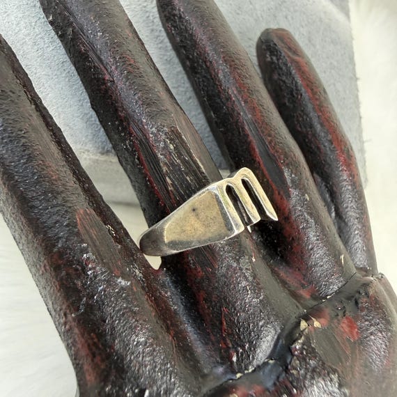 Sterling Silver M Initial Statement Ring 7.25 - image 3