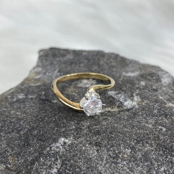 Vintage Gold Tone Bypass Clear Stone Solitaire Ri… - image 4