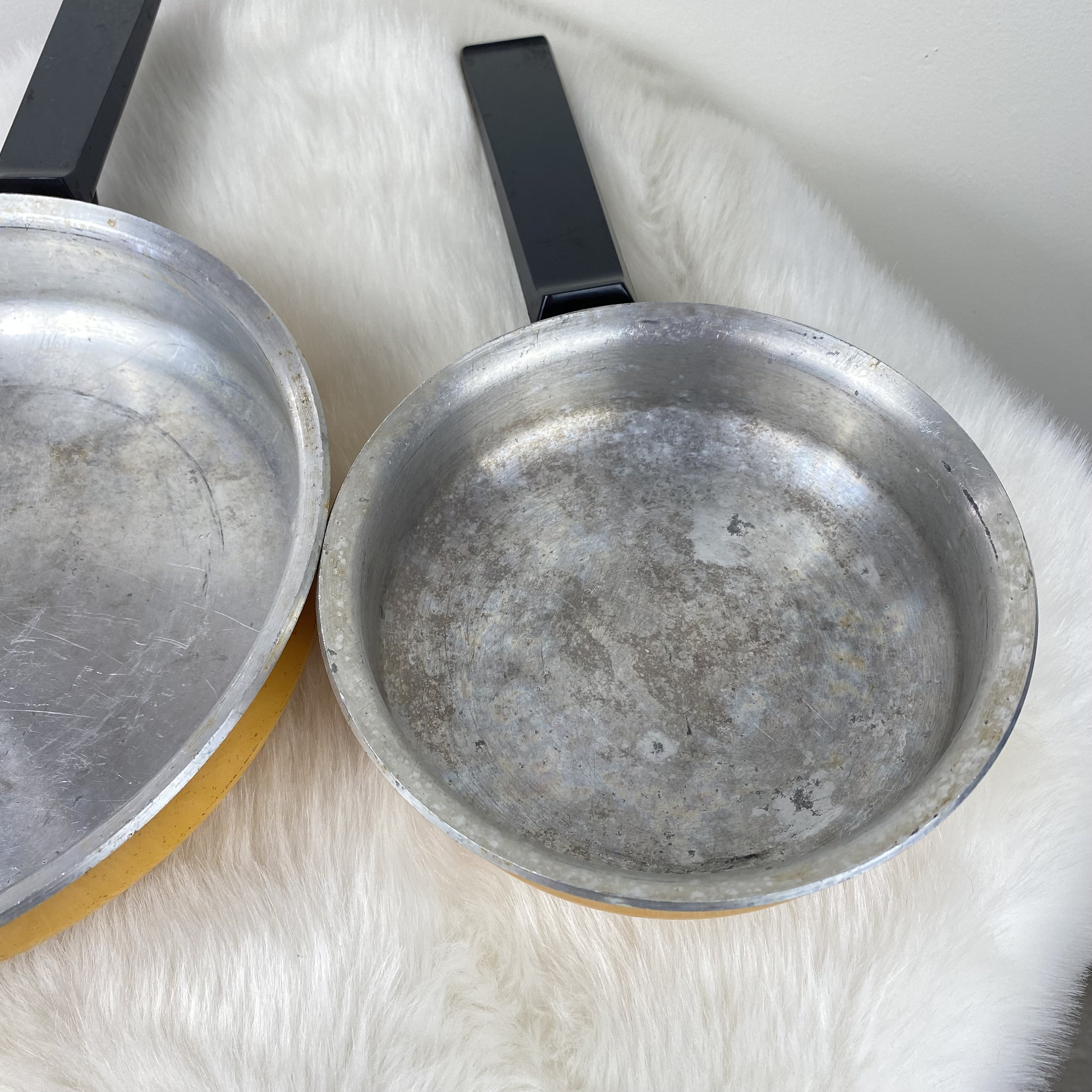 west bend ウエストベンド　10インチ ステンレススチール フライパン Pair of 70s West Bend Yellow Enamel Frying Pans - Etsy