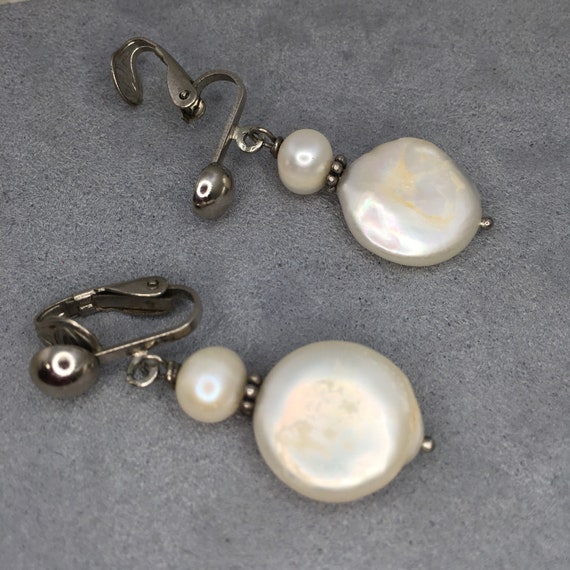 Vintage Coin Pearl Clip-On Earrings - image 3