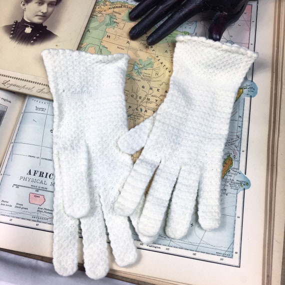 Vintage Off-White Italy Crochet Gloves / Free Shi… - image 1