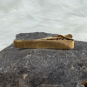 Vintage Gold Tone Alligator Tie Clip .25&quot; X 2&quot;