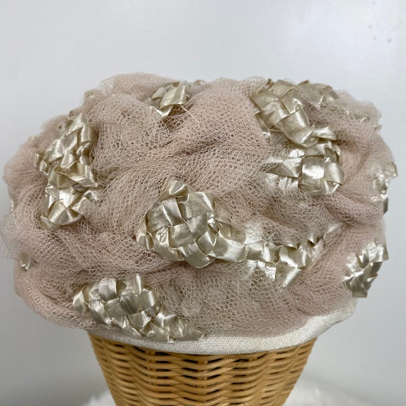 Vintage Beige Tulle Hat w/ Bow Union Made USA - image 5