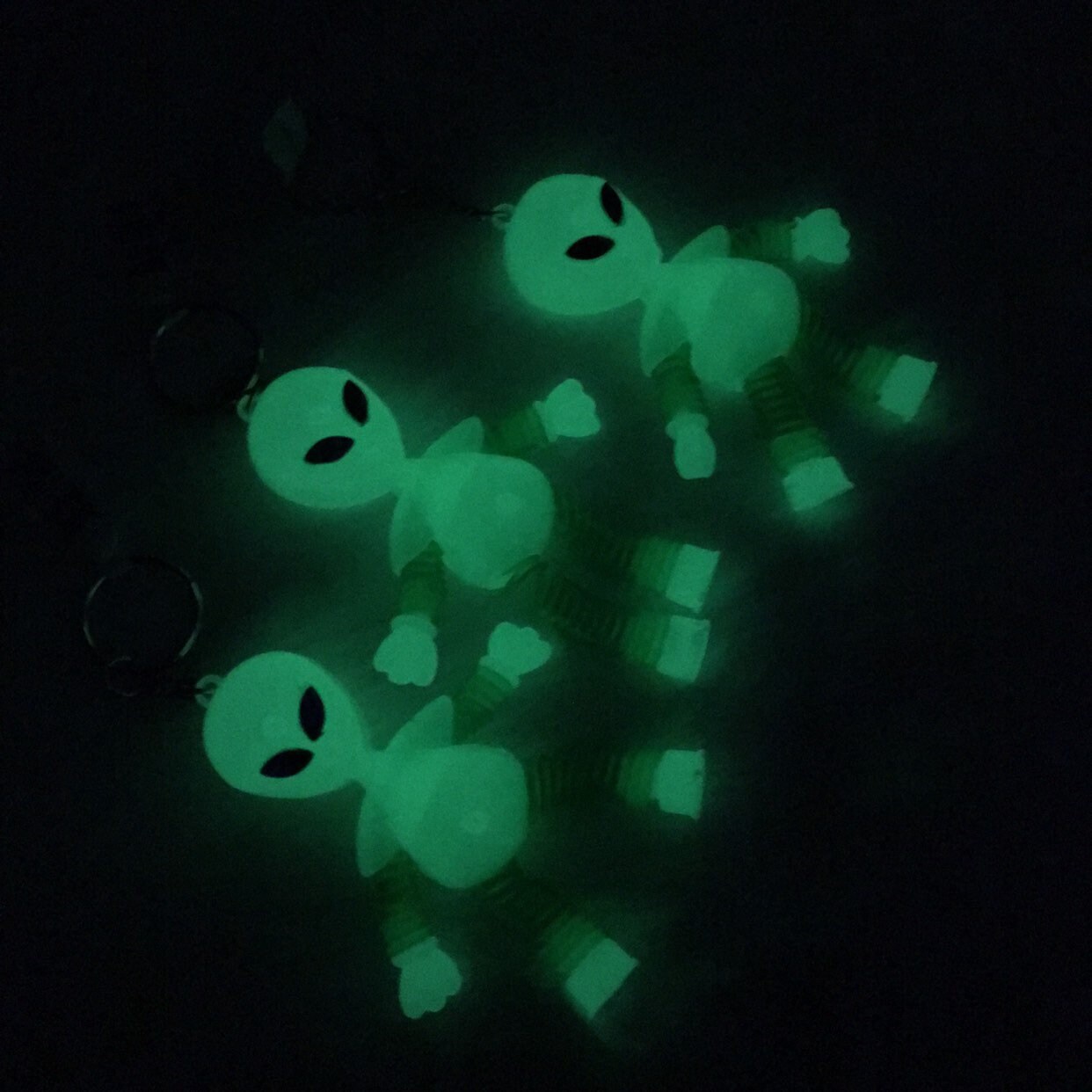 激レア　ALIEN GLOW-IN-THE-DARK KEYRING 410SboUjJOL._UF350,350_QL80_.jpg