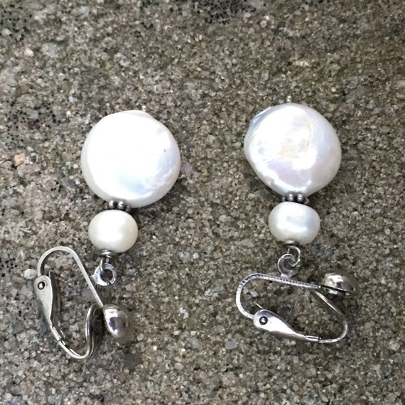 Vintage Coin Pearl Clip-On Earrings - image 4